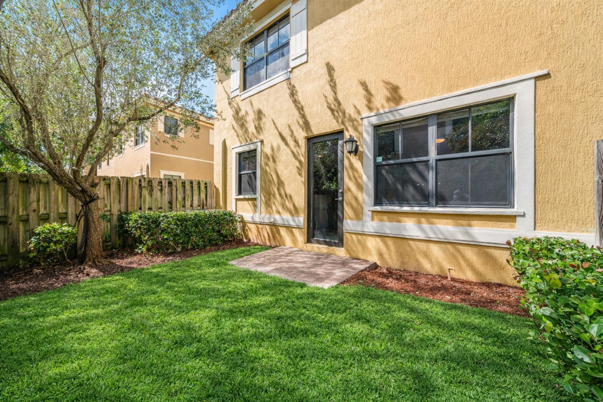 TOWN PARC - Residential