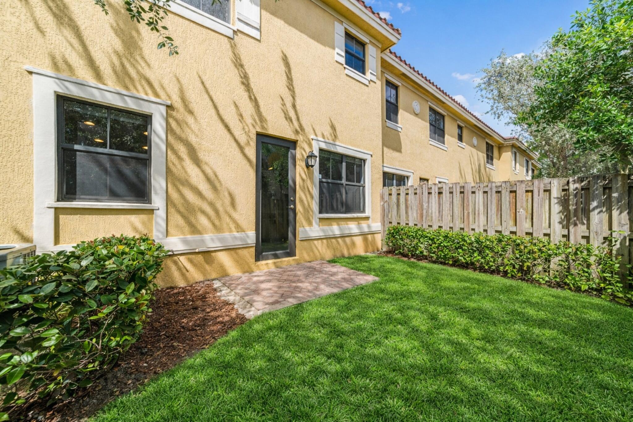 TOWN PARC - Residential