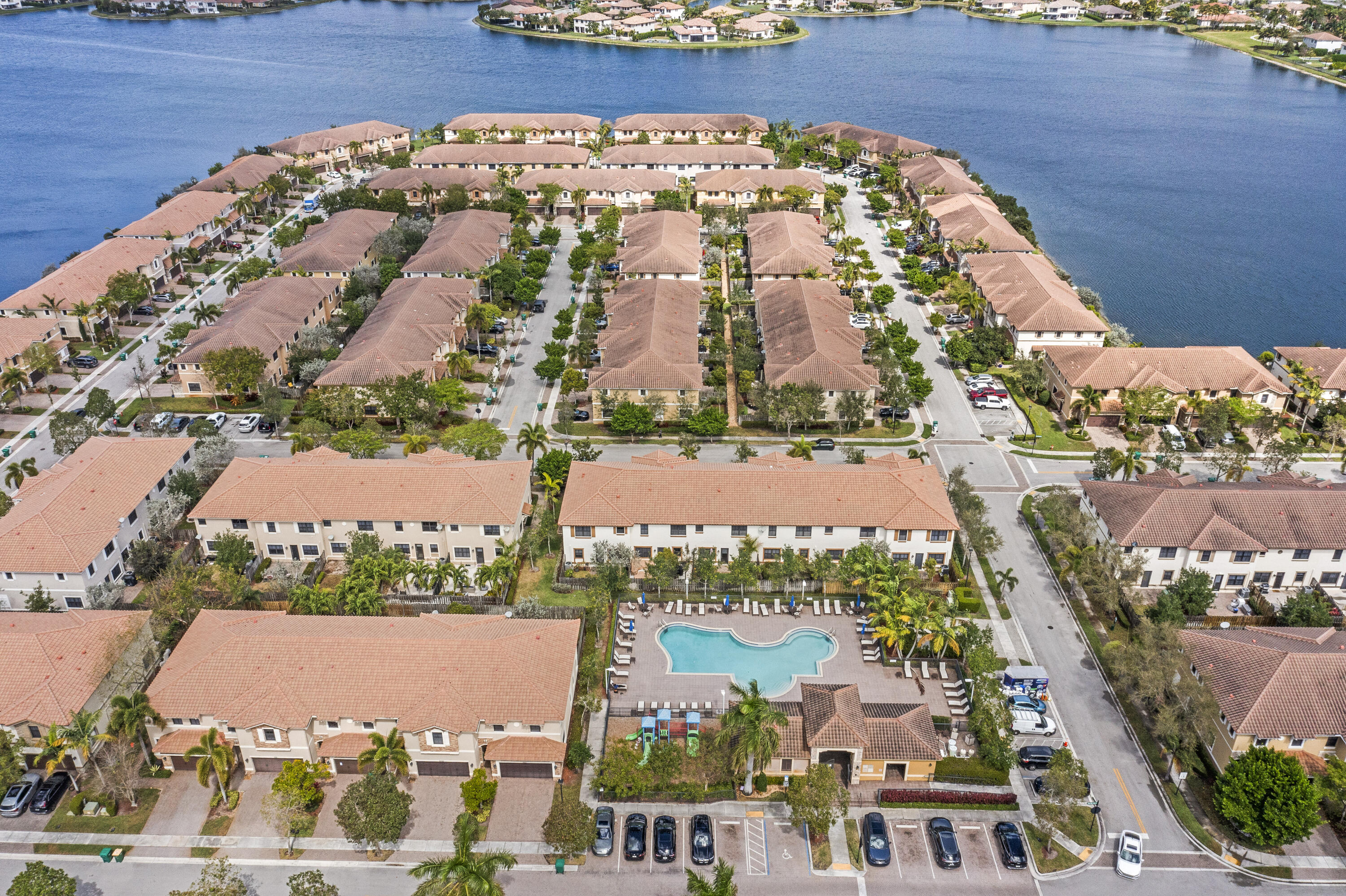 TOWN PARC - Residential