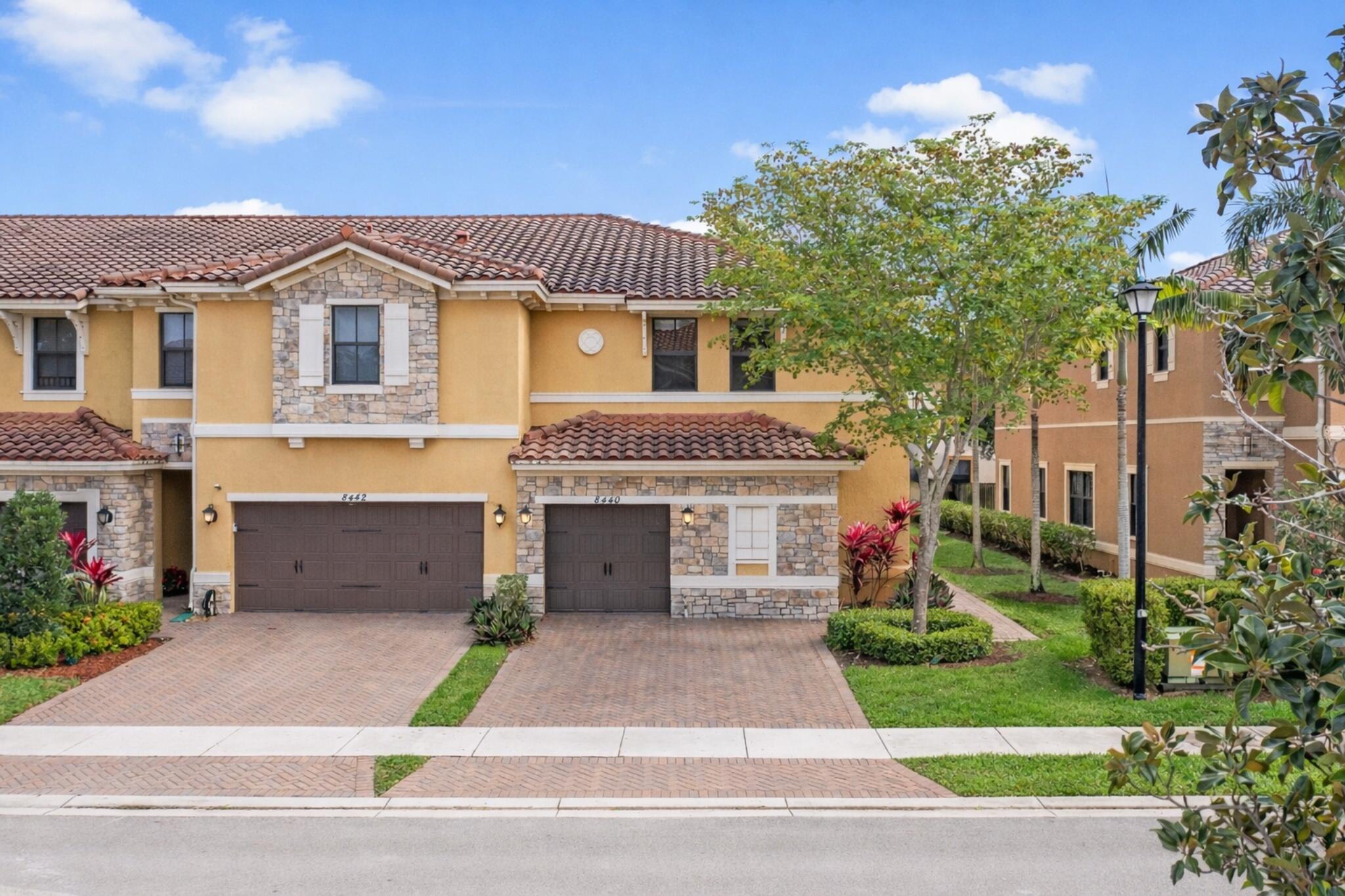 TOWN PARC - Residential