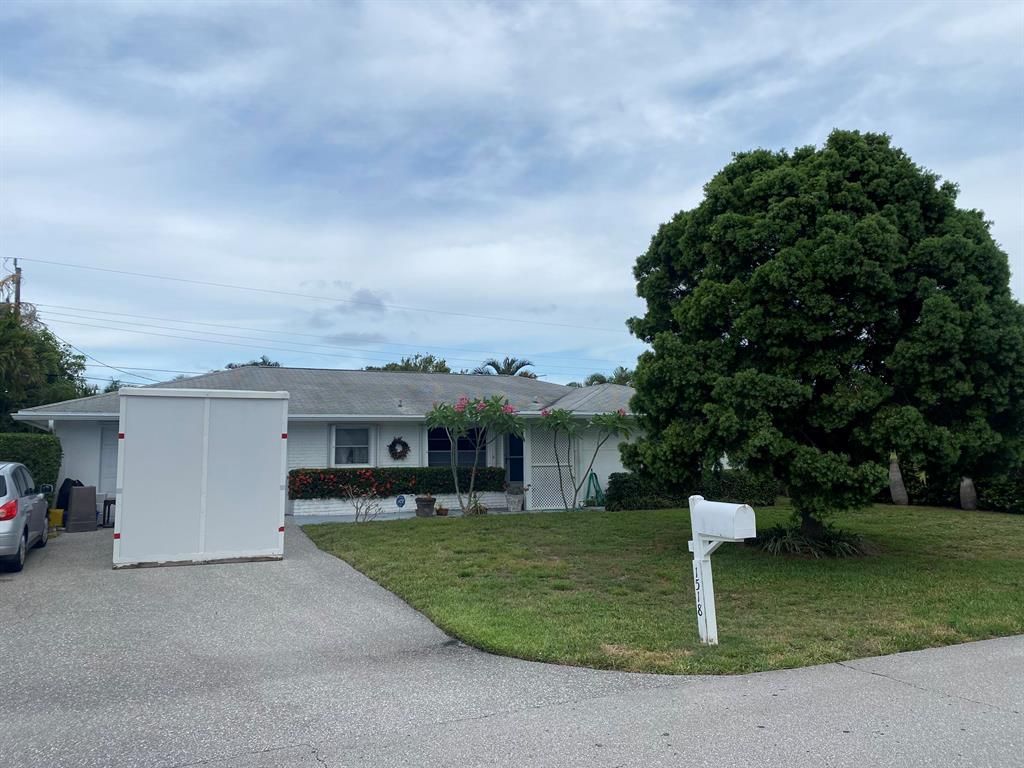 Photo of 1518 Summer Avenue, Jupiter, FL 33469 (MLS # R10722043)