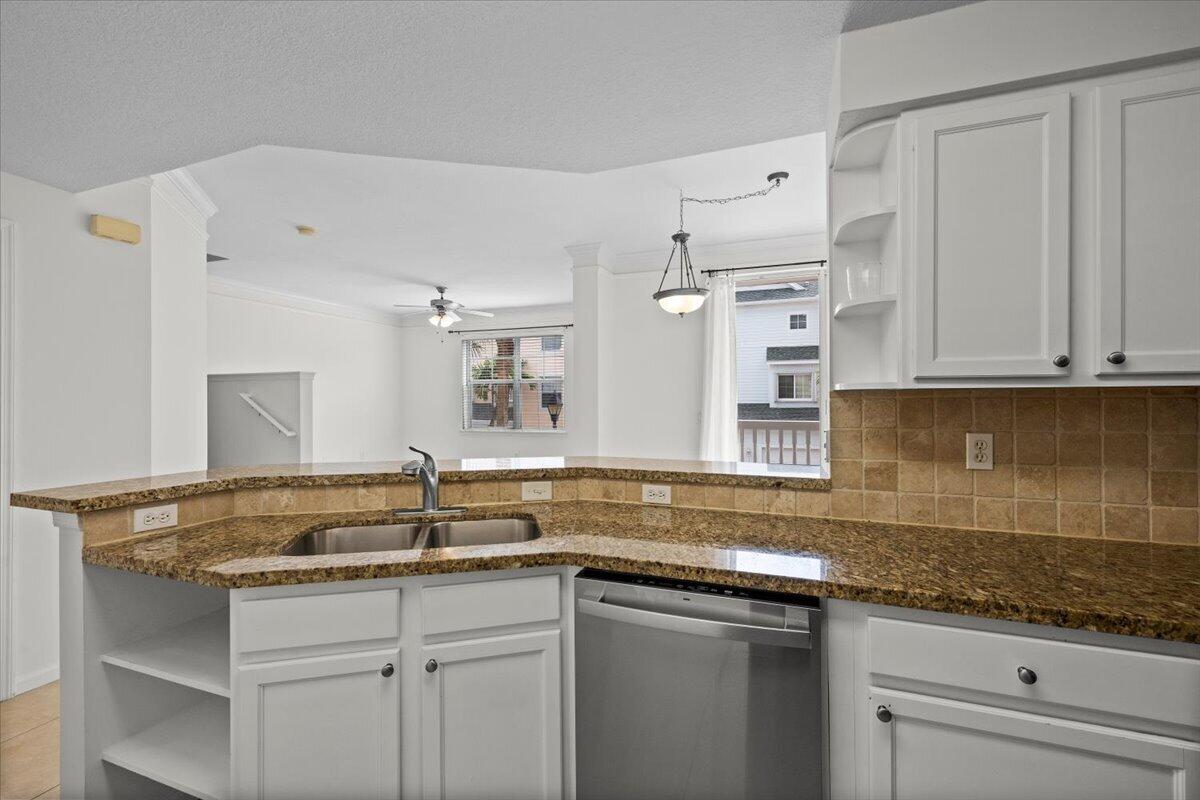 155 GALICIA Way 210