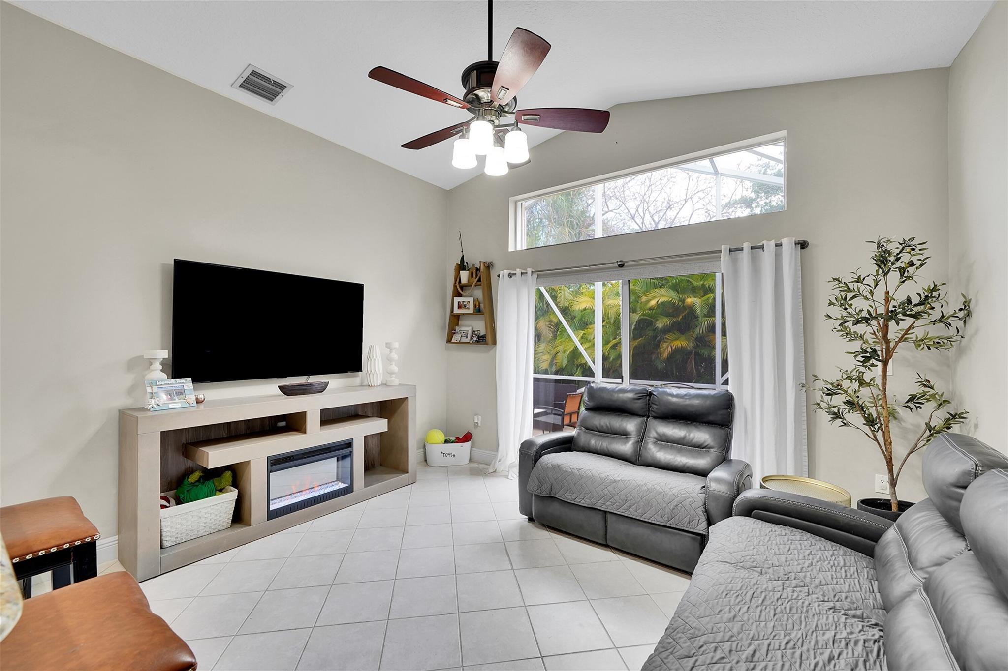 Wyndham Circle 157-9 B - Residential