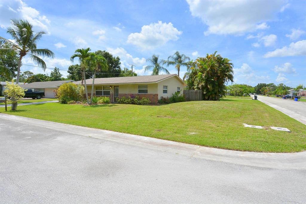 PALM LAKE ESTATES & ZORAT - Residential