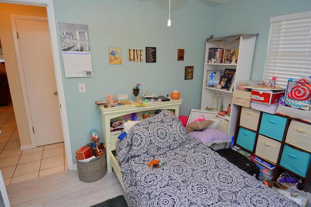 PALM LAKE ESTATES & ZORAT - Residential