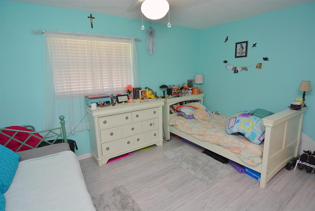 PALM LAKE ESTATES & ZORAT - Residential