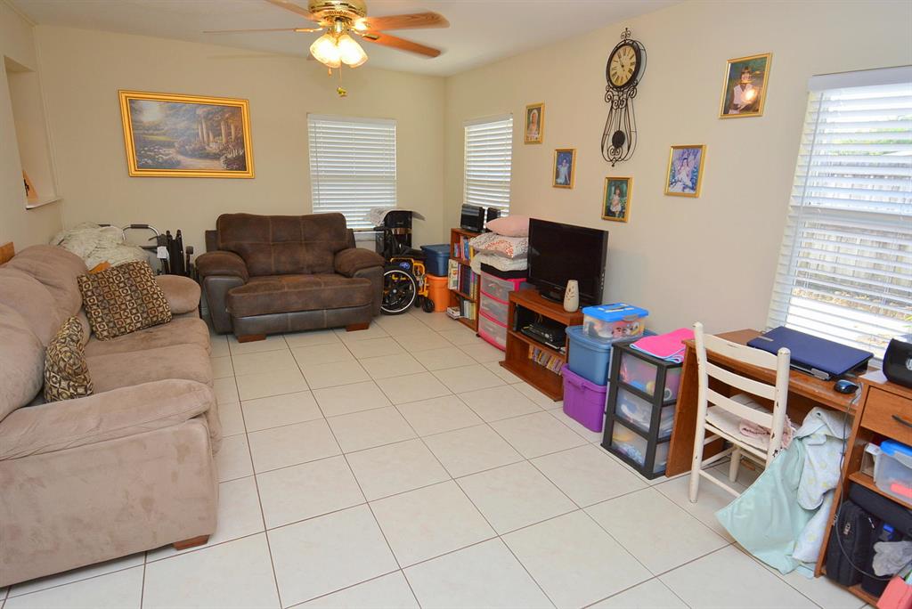 PALM LAKE ESTATES & ZORAT - Residential