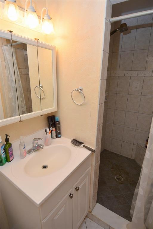 PALM LAKE ESTATES & ZORAT - Residential