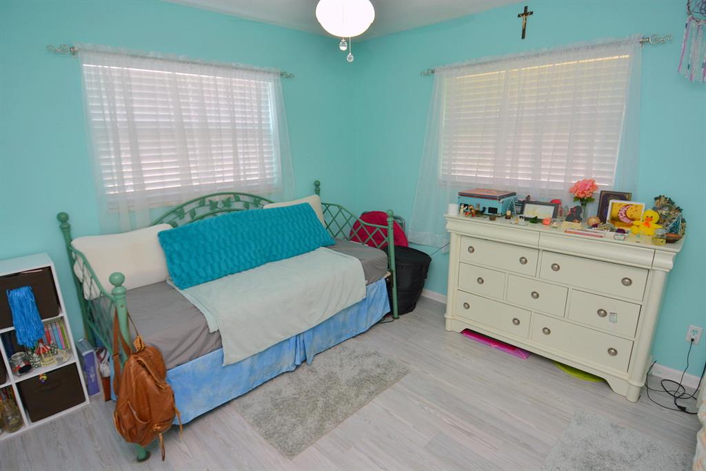 PALM LAKE ESTATES & ZORAT - Residential