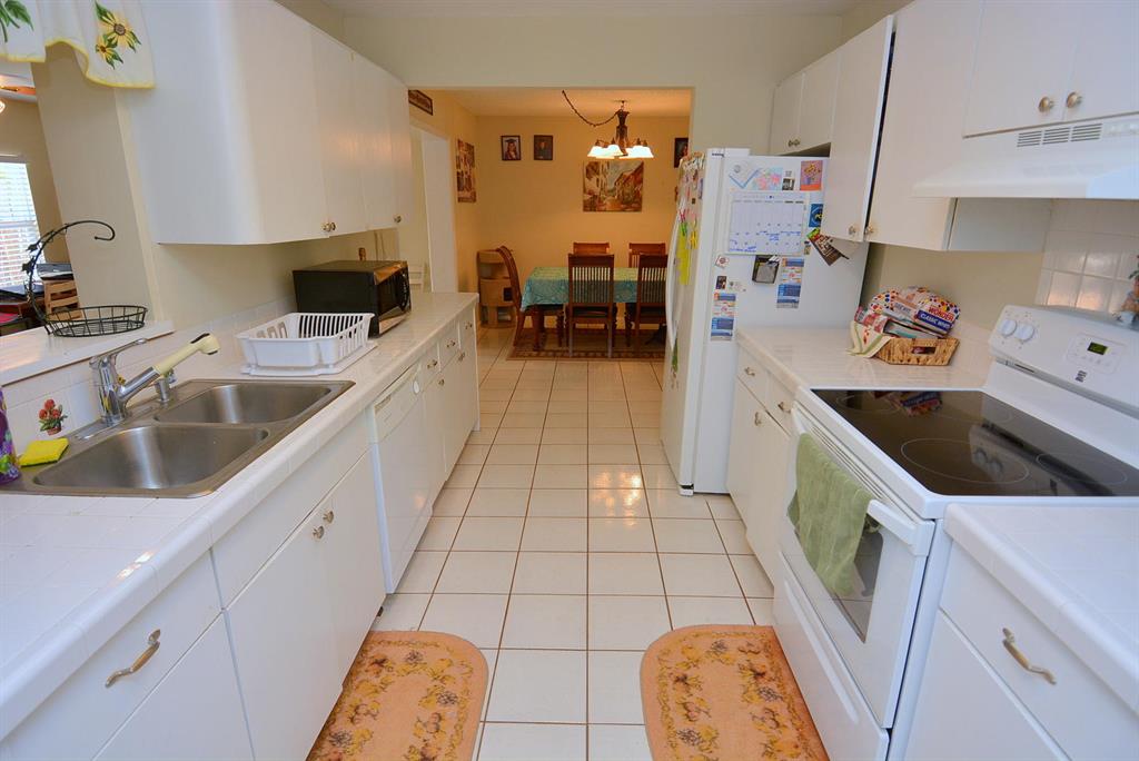 PALM LAKE ESTATES & ZORAT - Residential