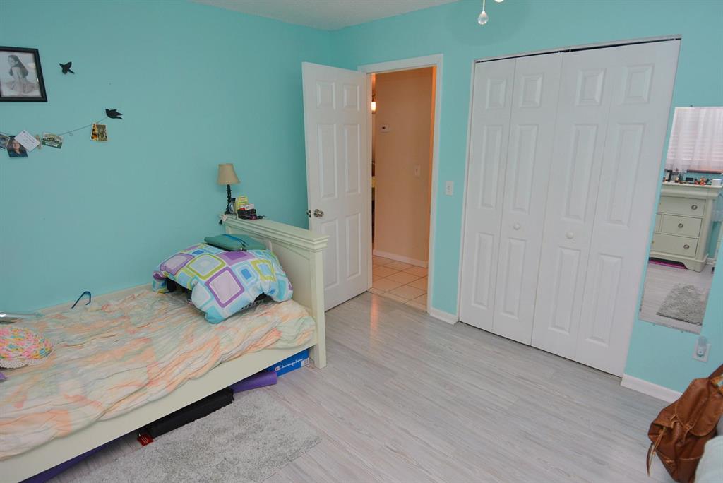 PALM LAKE ESTATES & ZORAT - Residential