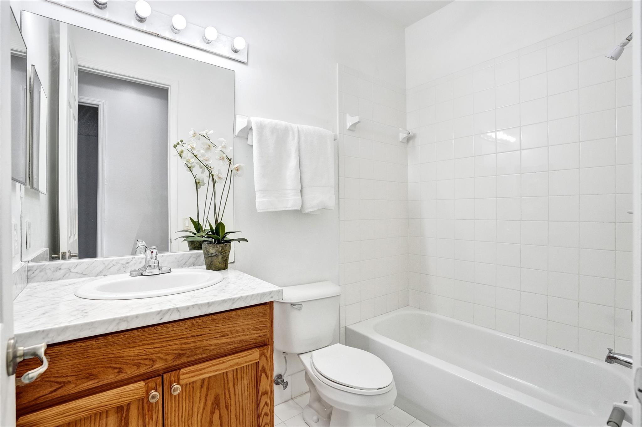 Marbella Cove - Residential