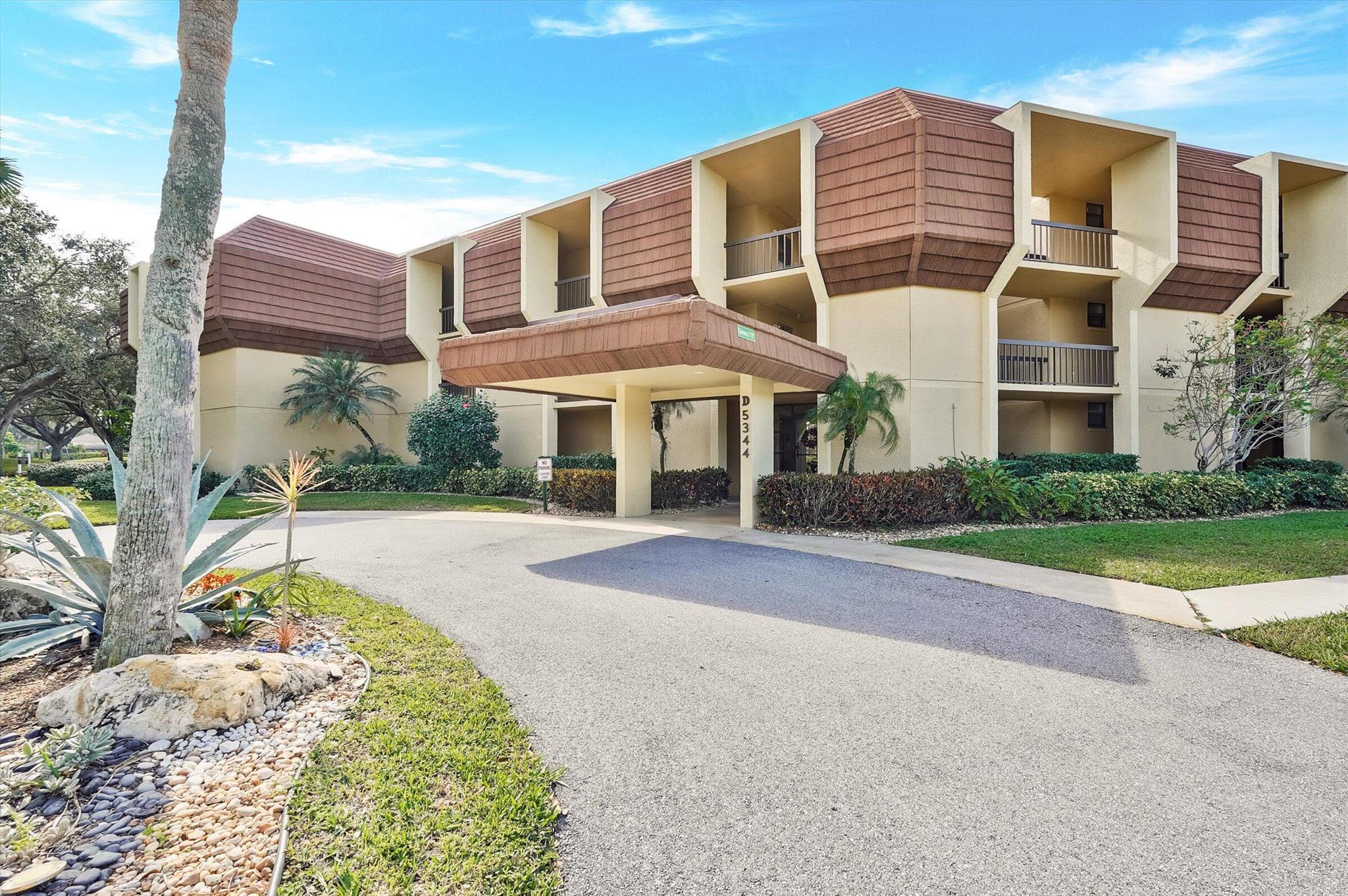 WOODLAND LAKES - Residential