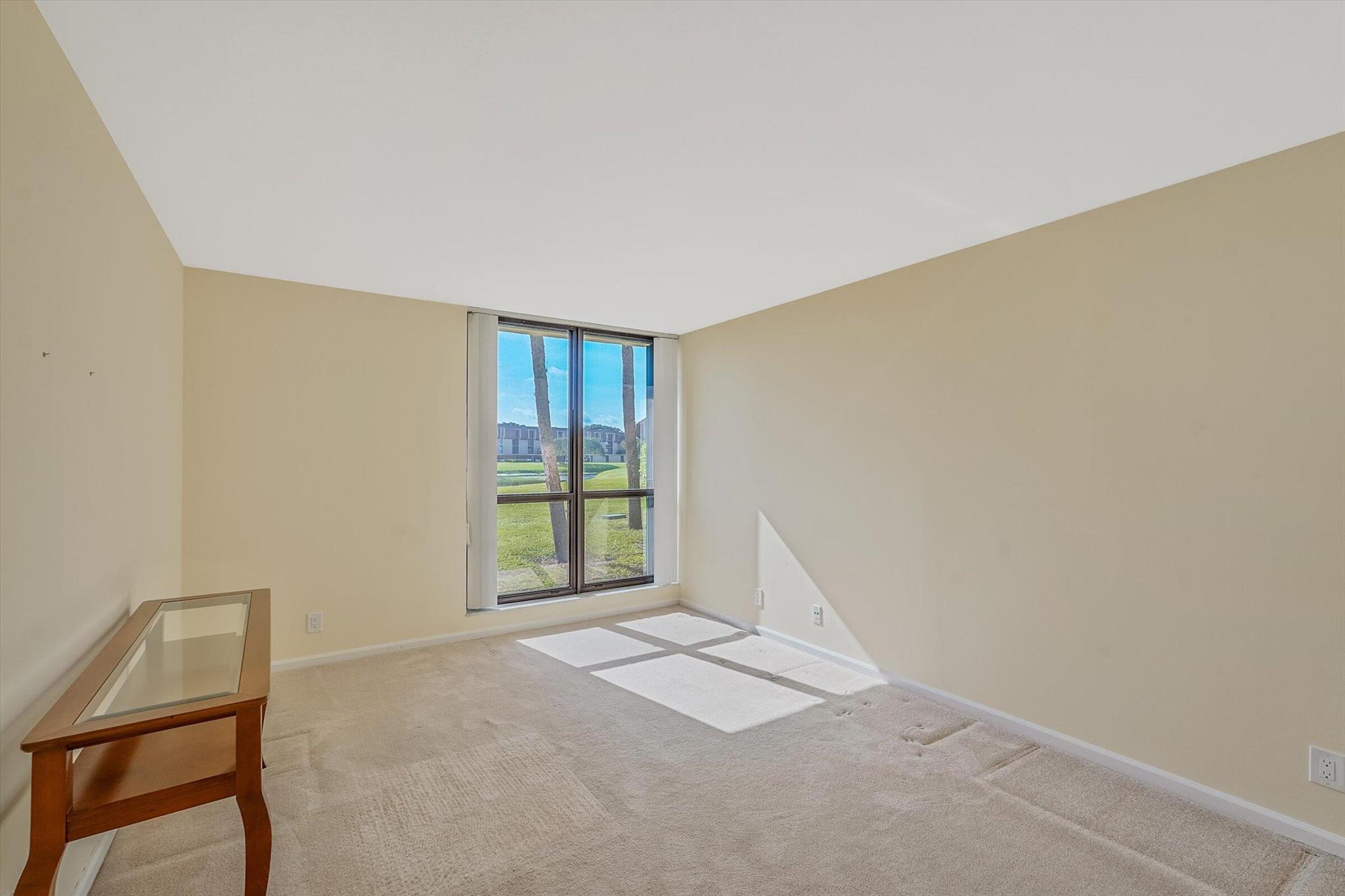 WOODLAND LAKES - Residential