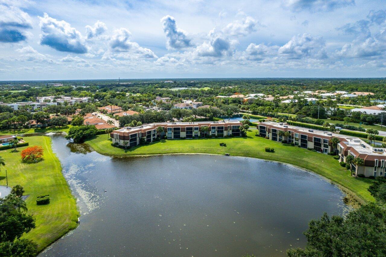 WOODLAND LAKES - Residential