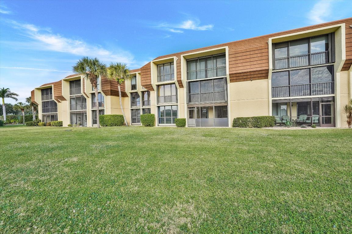 WOODLAND LAKES - Residential