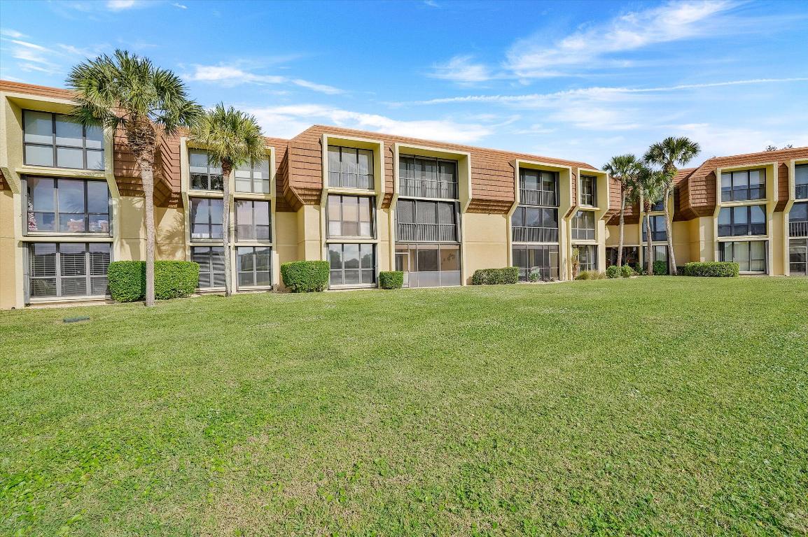 WOODLAND LAKES - Residential