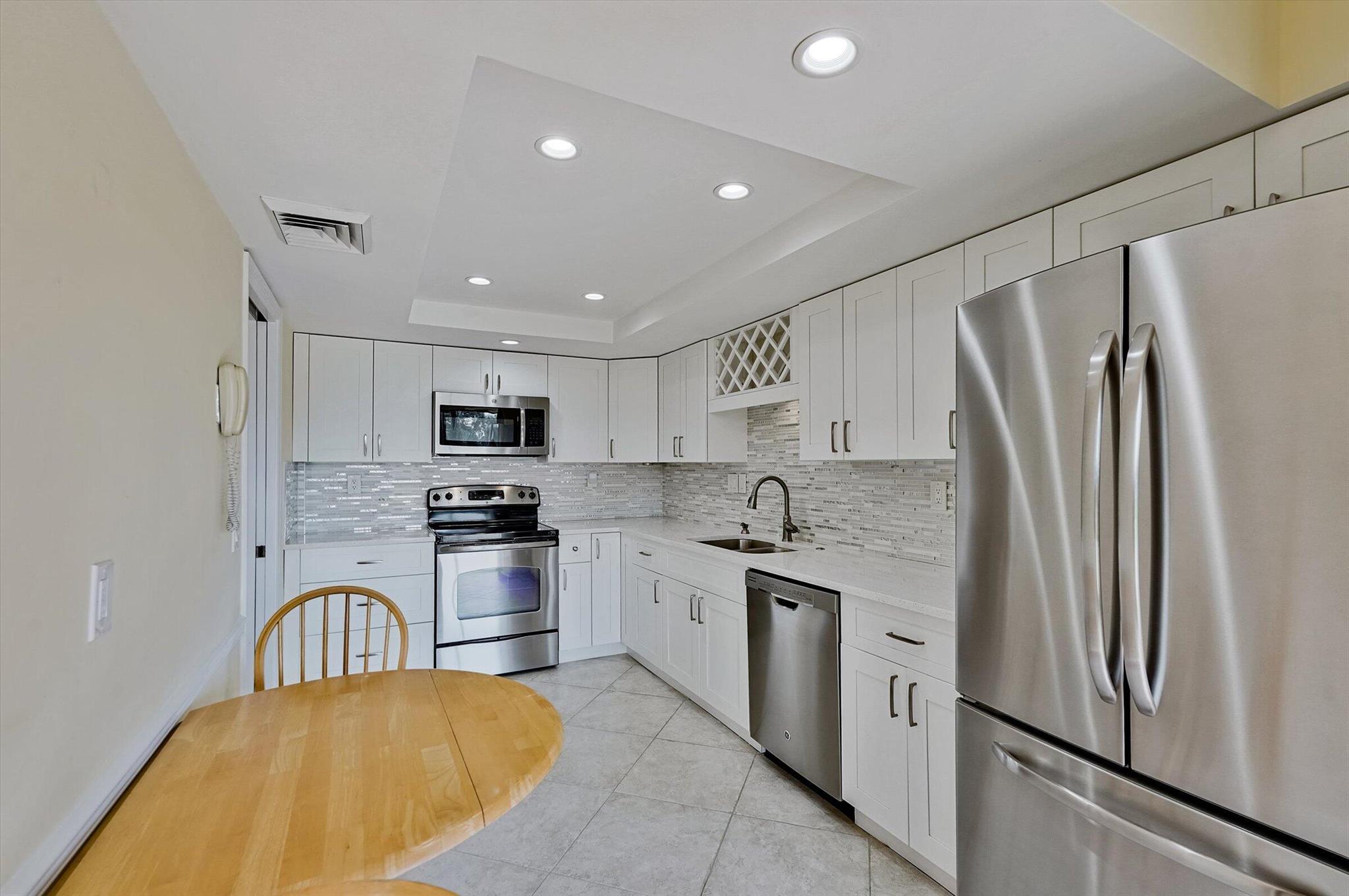 WOODLAND LAKES - Residential