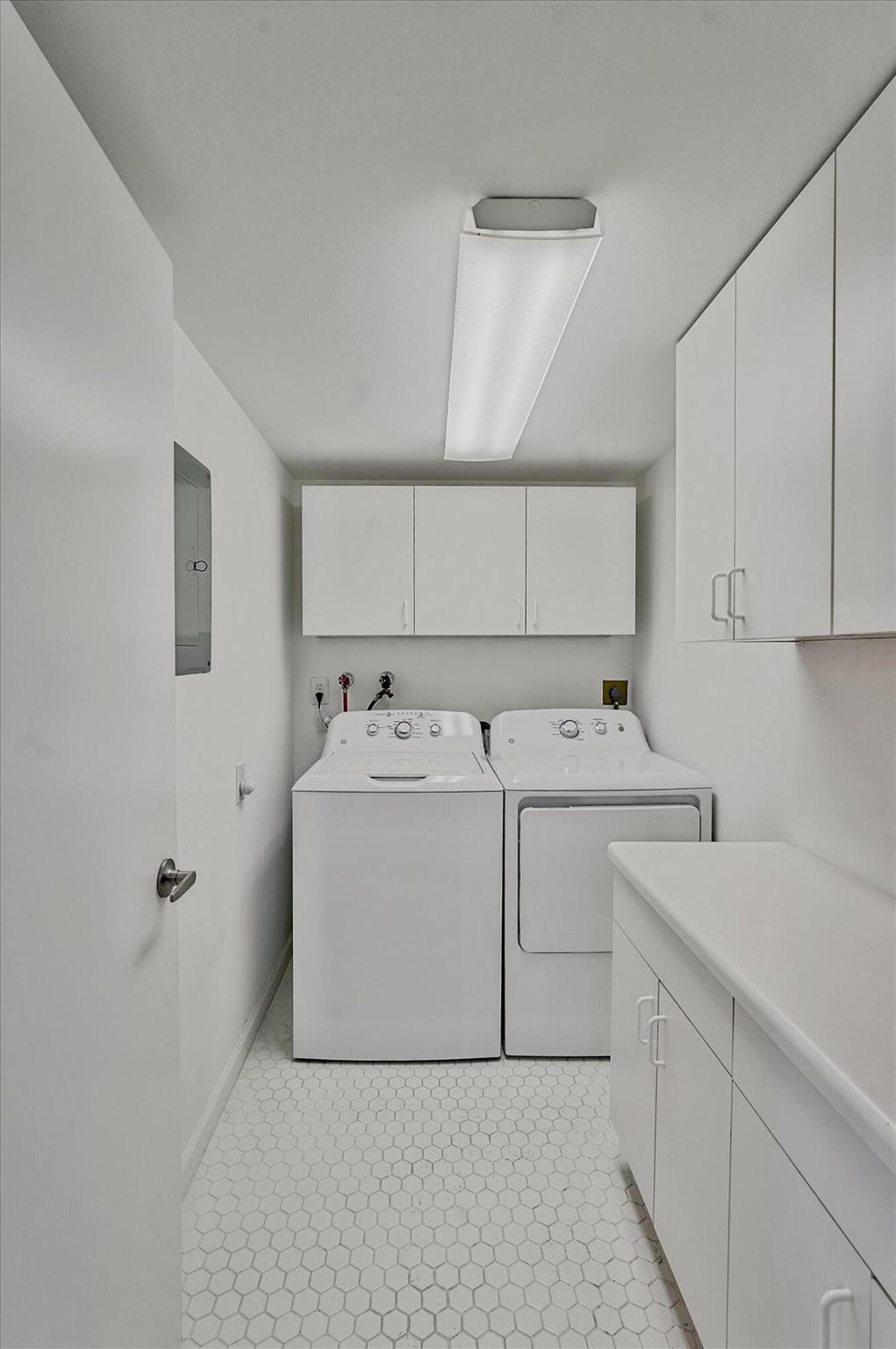 WOODLAND LAKES - Residential