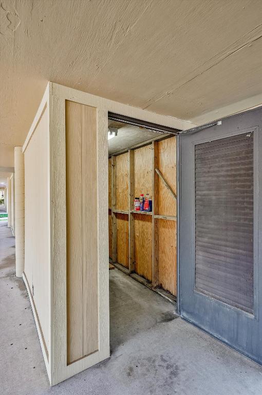 WOODLAND LAKES - Residential