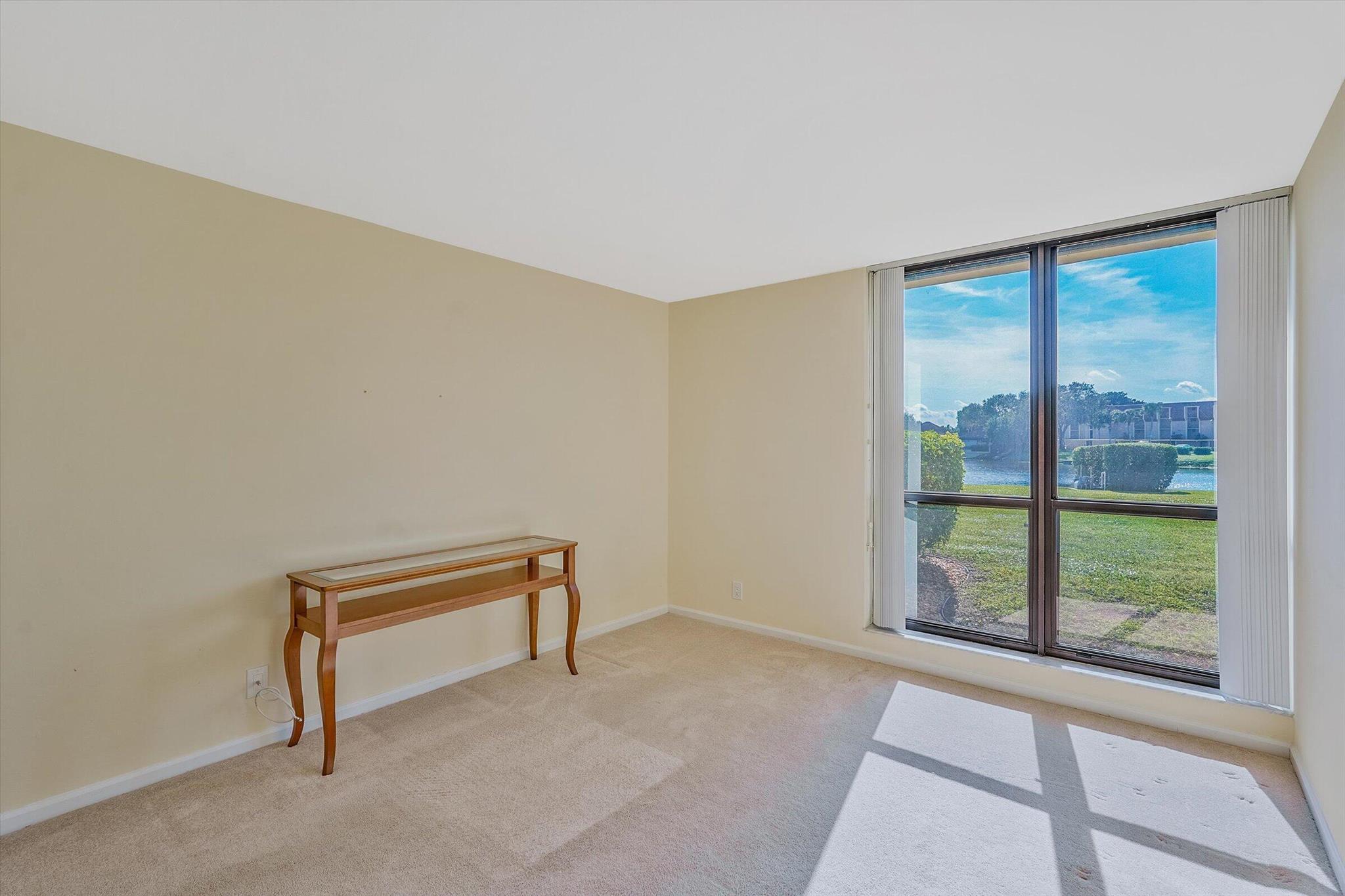 WOODLAND LAKES - Residential