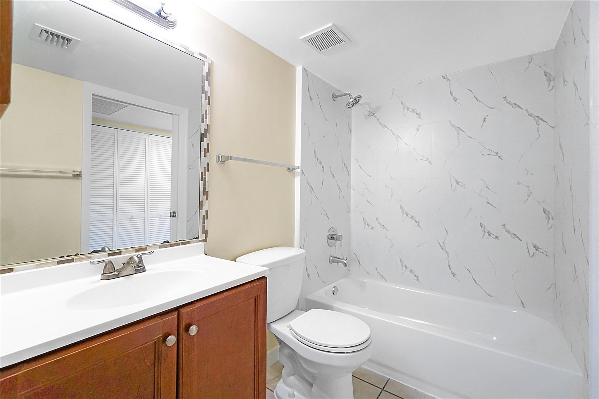 KENDALL LAKE TOWERS - Residential