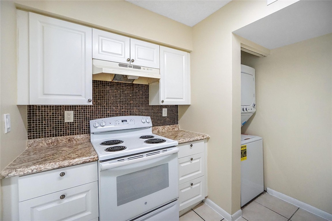 KENDALL LAKE TOWERS - Residential