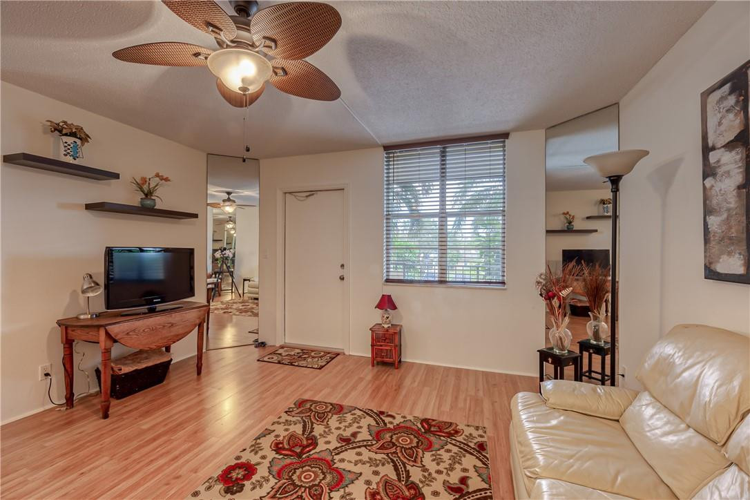 2400 NE 10th Street 204