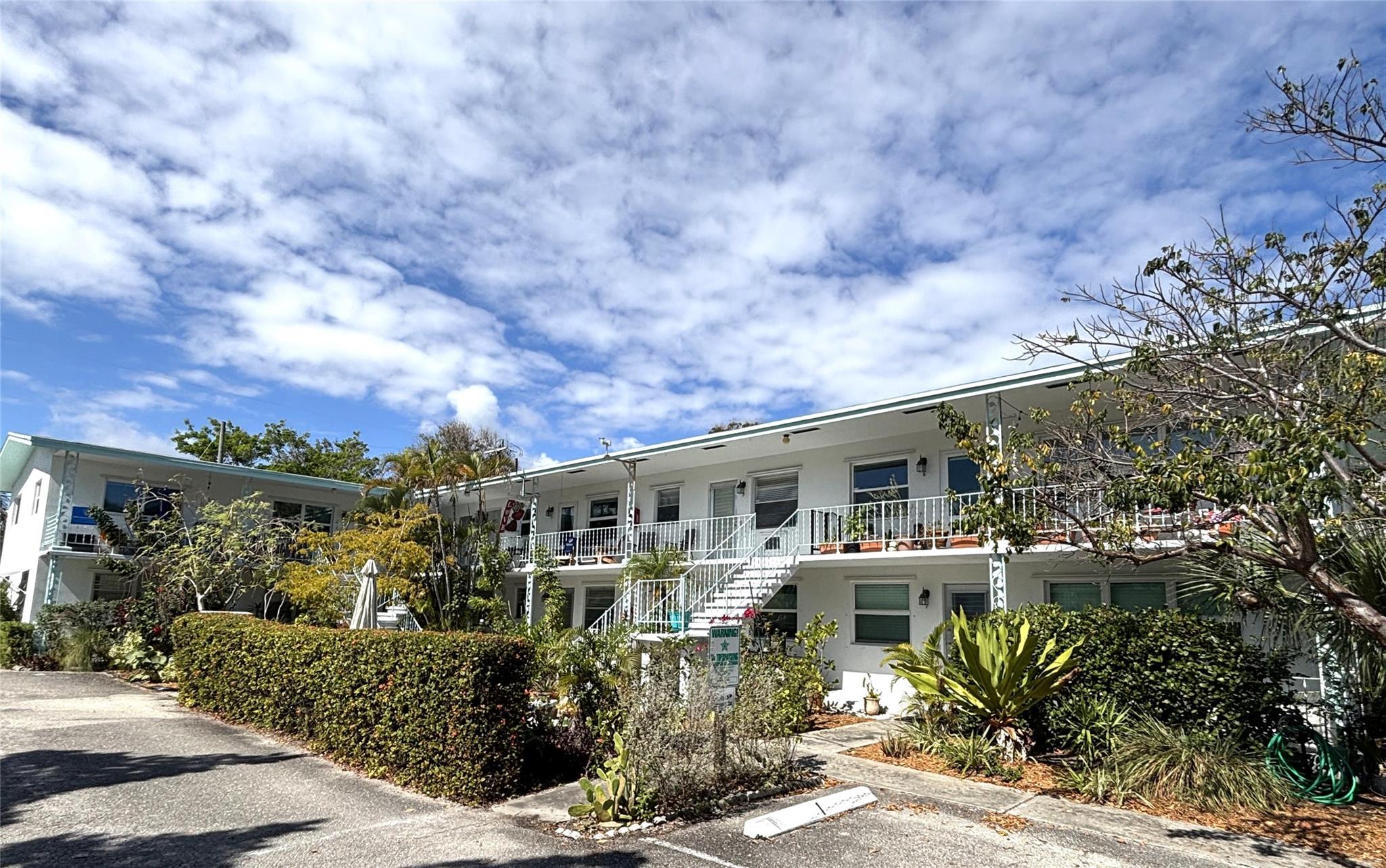 323 S Federal Hwy 101