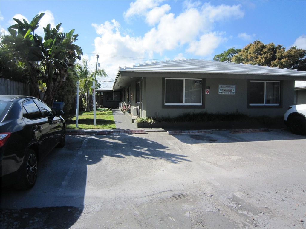 Photo of 1129 NE 16th Avenue #4, Fort Lauderdale, FL 33304 (MLS # F10542883)