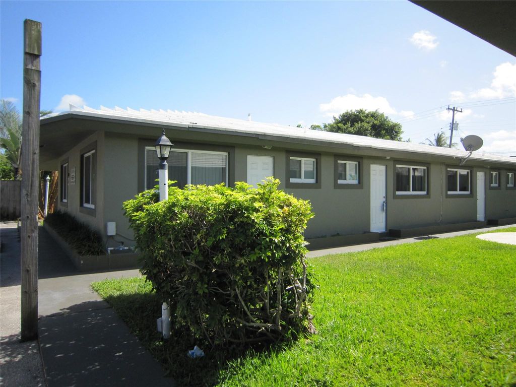 Photo of 1129 NE 16th Avenue #4, Fort Lauderdale, FL 33304 (MLS # F10542883)