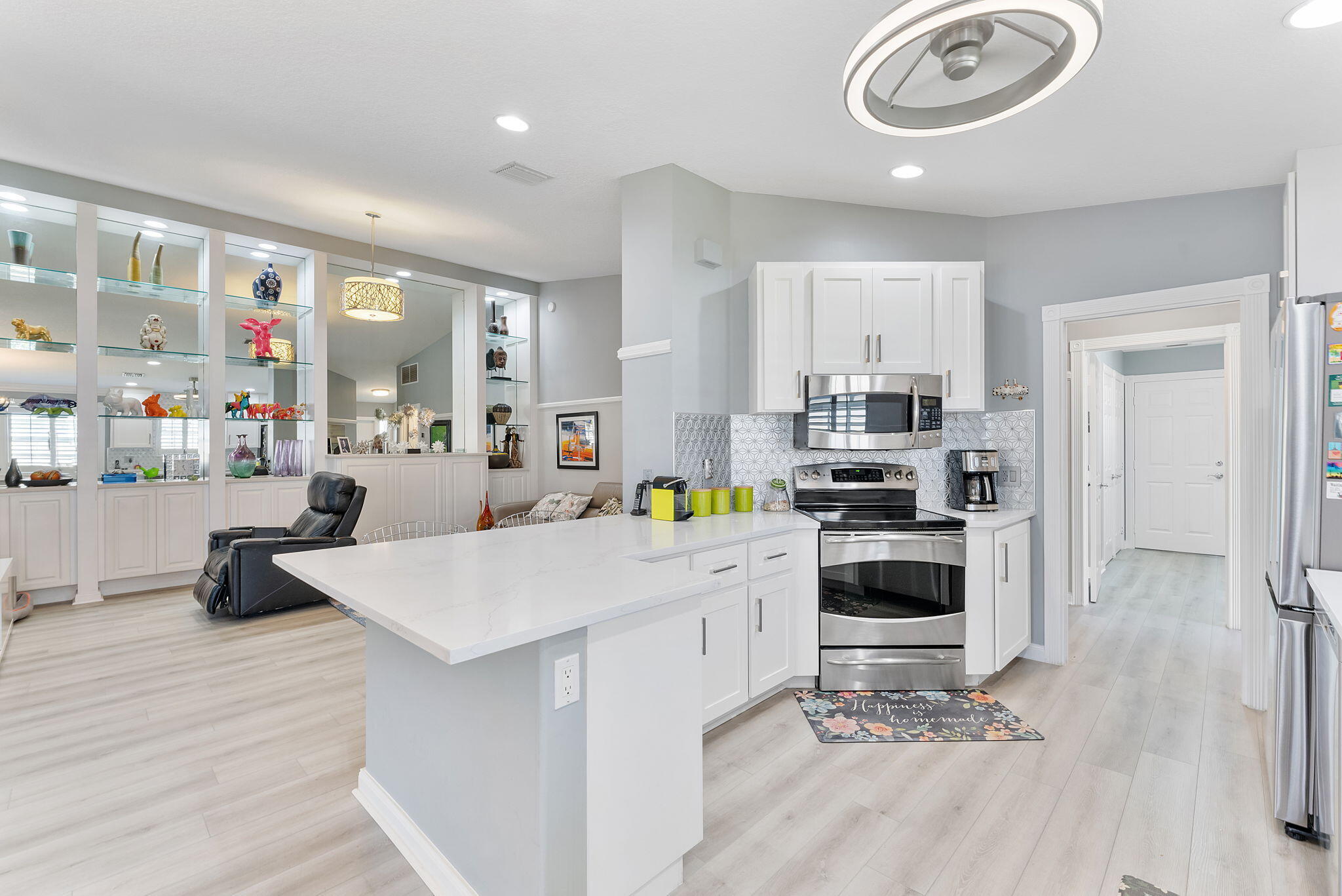 VILLAGEWALK - Residential