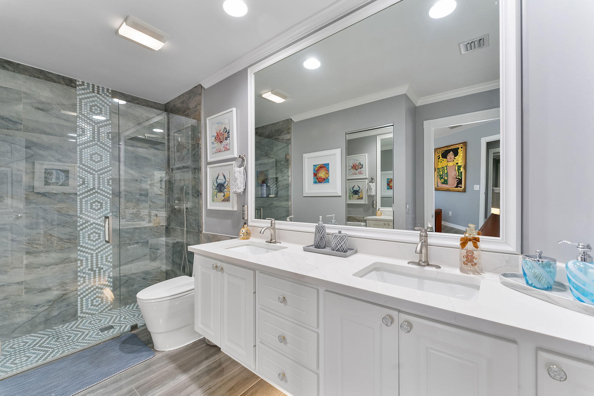 VILLAGEWALK - Residential