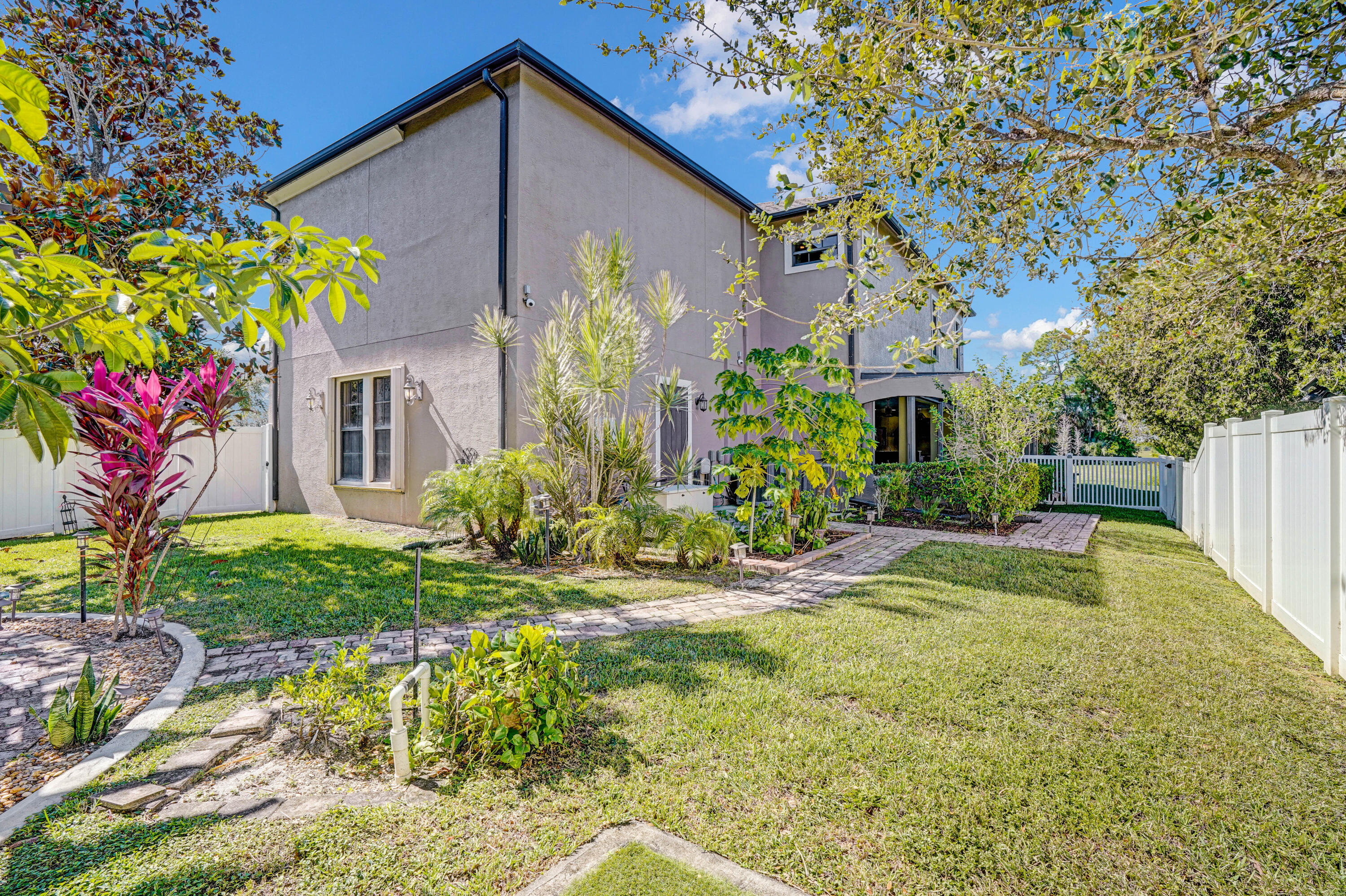 PORT ST LUCIE SECTION 46 1ST REPLAT - Residential