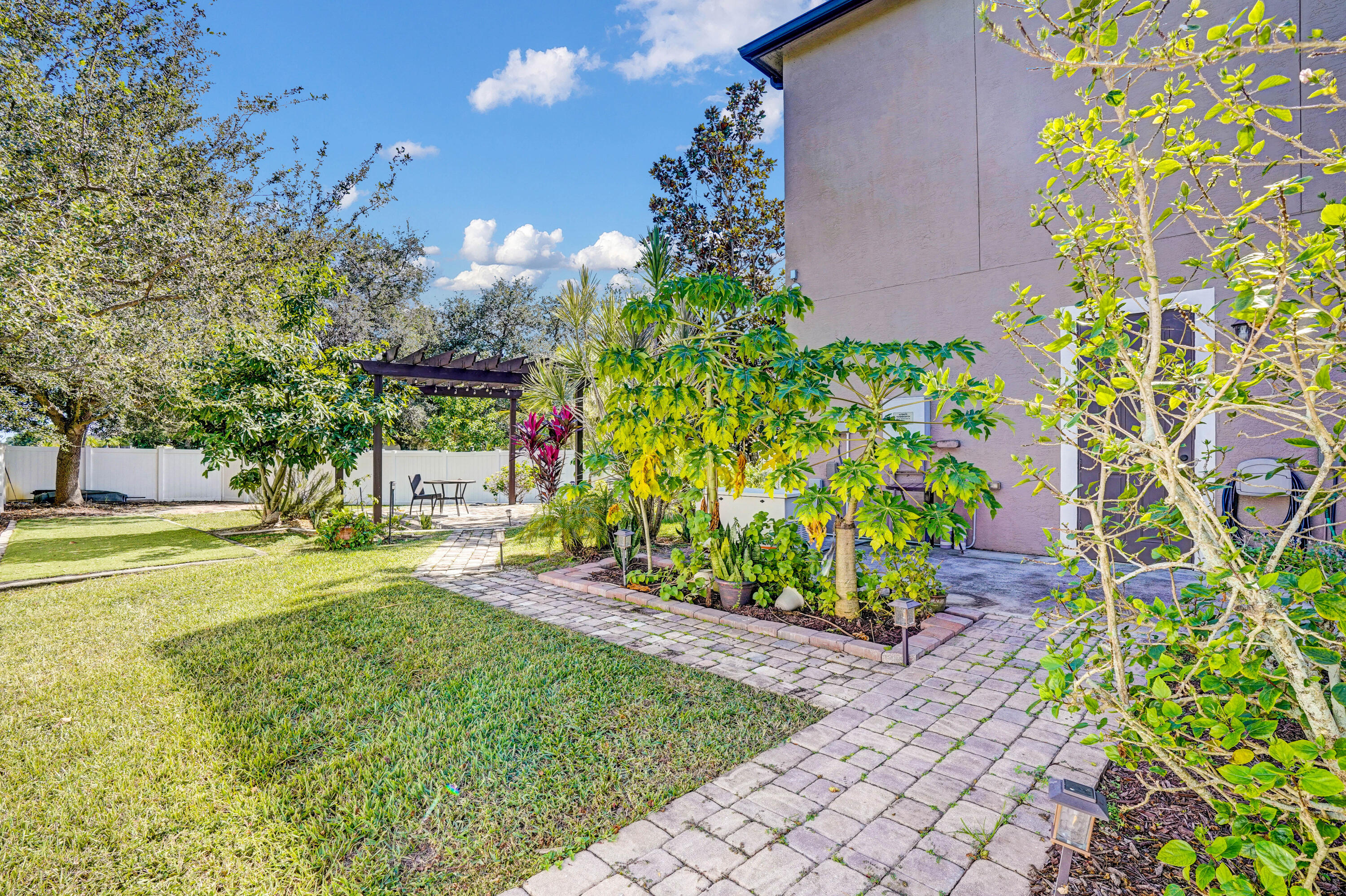 PORT ST LUCIE SECTION 46 1ST REPLAT - Residential