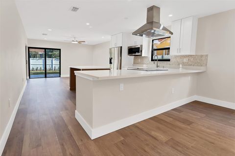 391 NW 58th Avenue Miami FL 33126