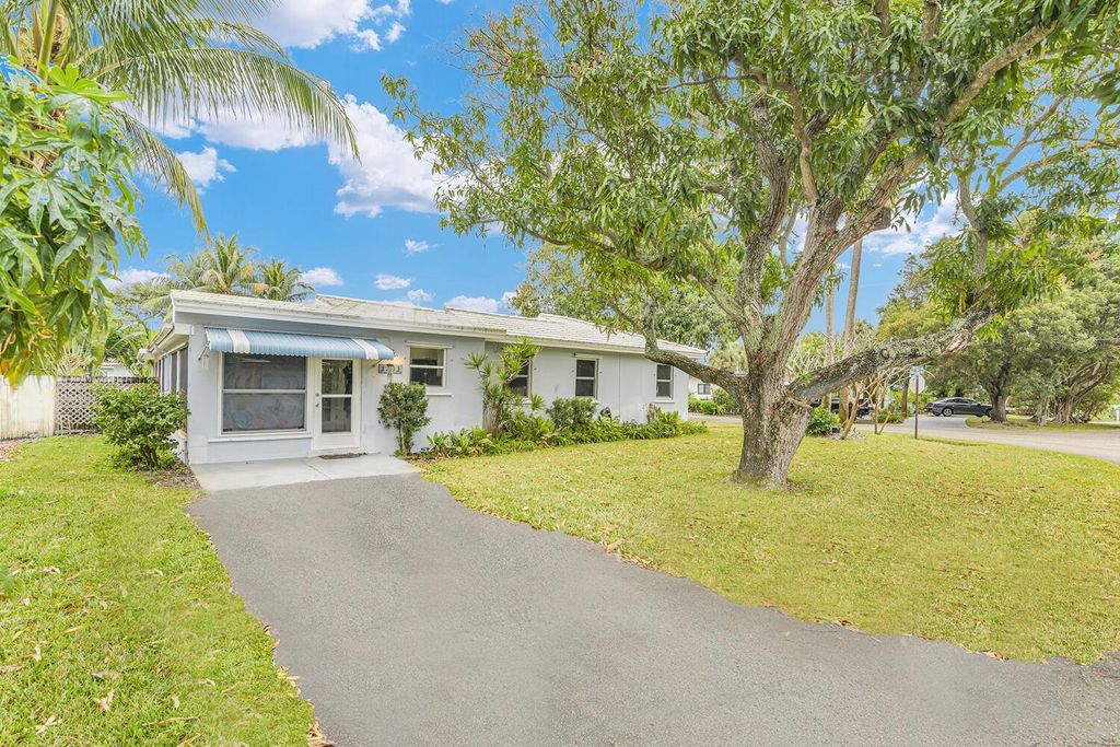 Photo of 3203 Palm Drive, Delray Beach, FL 33483 (MLS # R11142842)