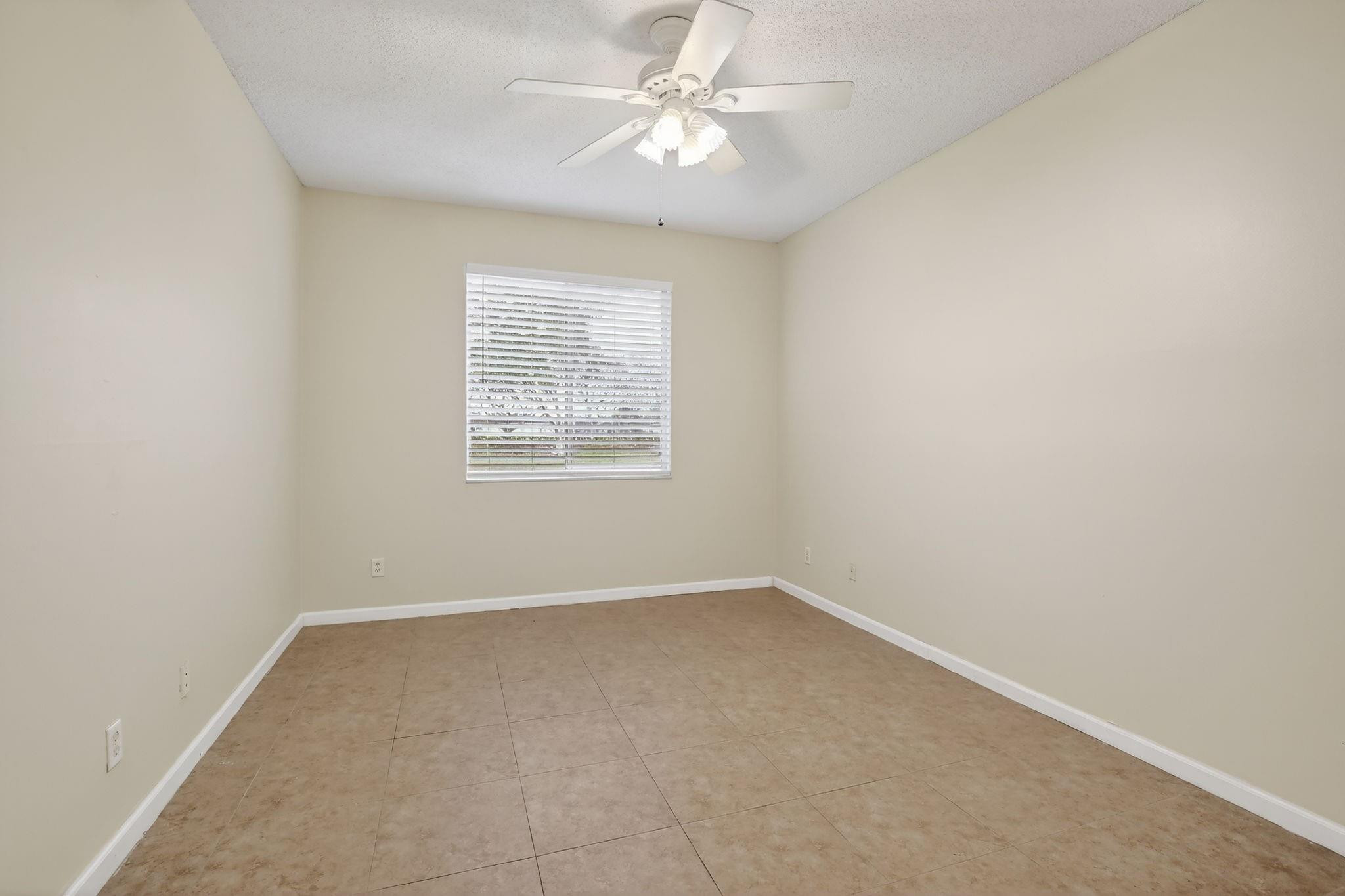 LAGUNA ISLES - Residential Lease