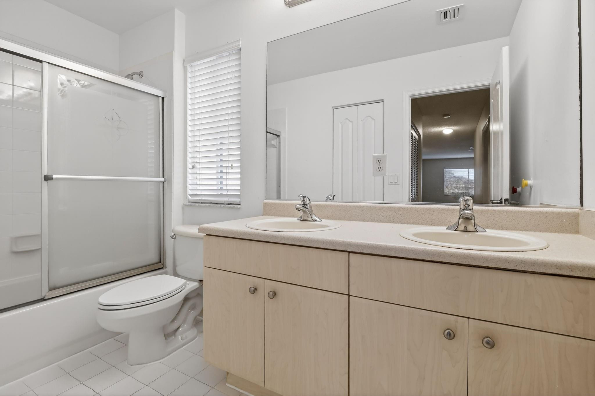 LAGUNA ISLES - Residential Lease