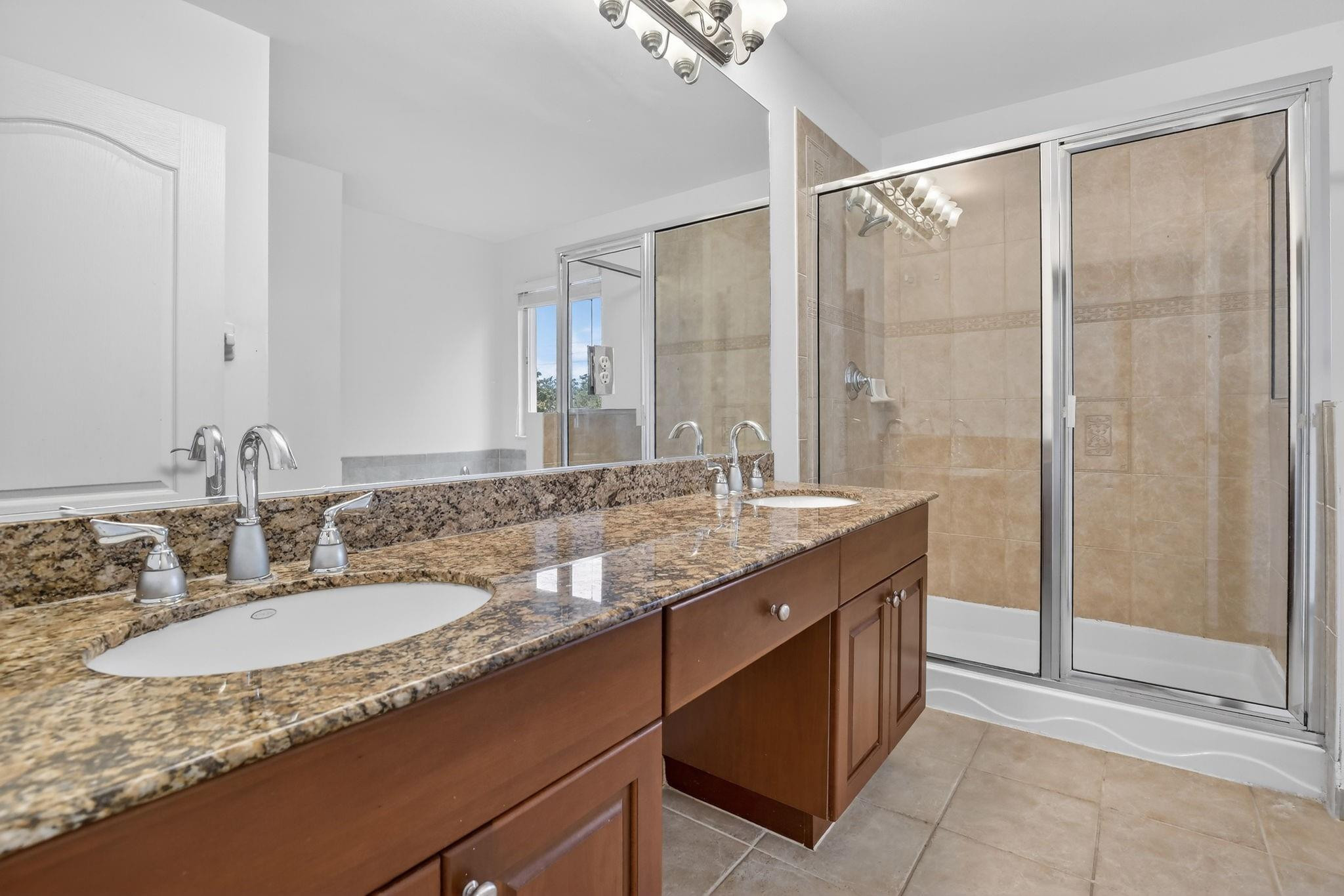 LAGUNA ISLES - Residential Lease