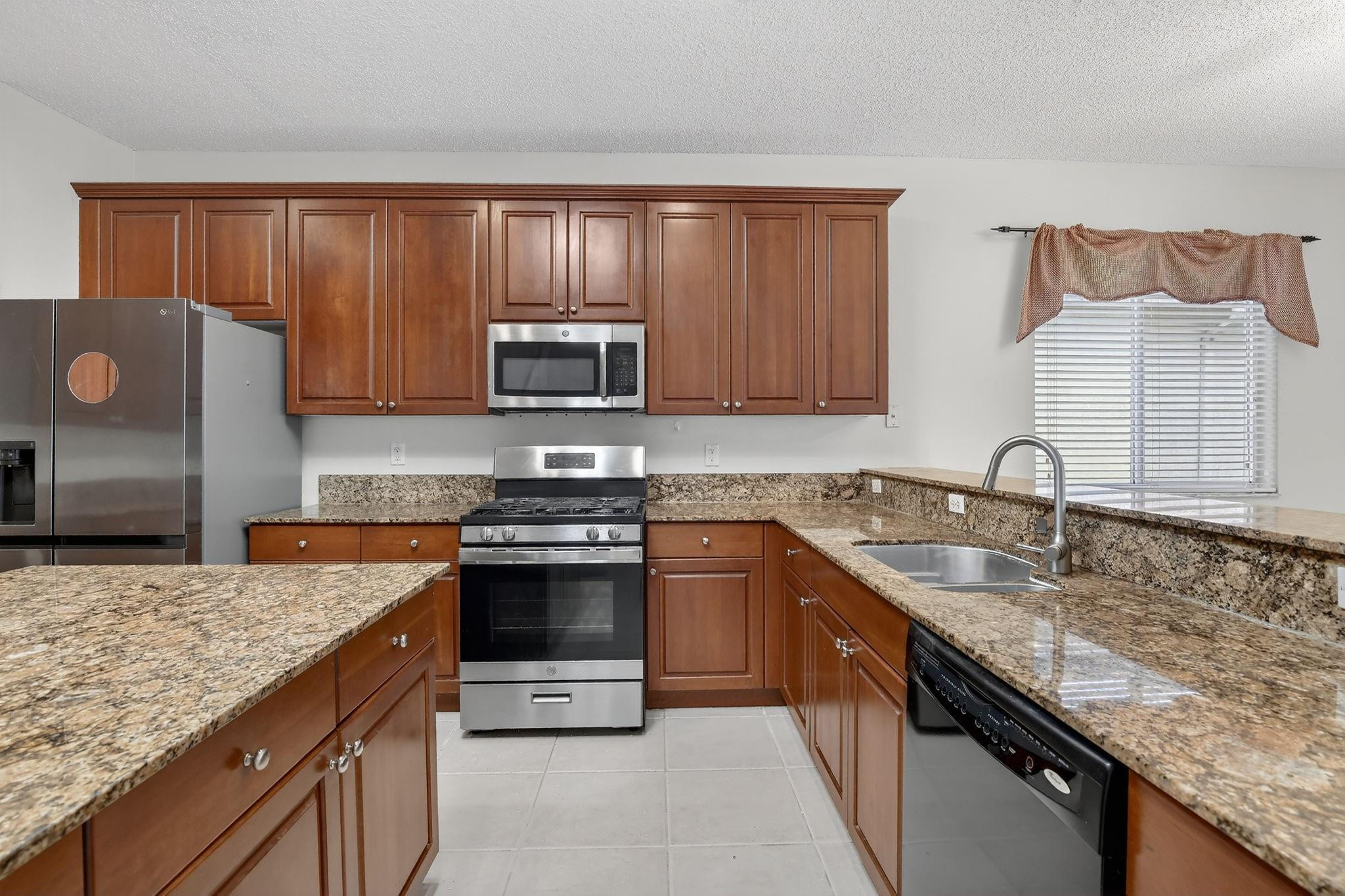 LAGUNA ISLES - Residential Lease