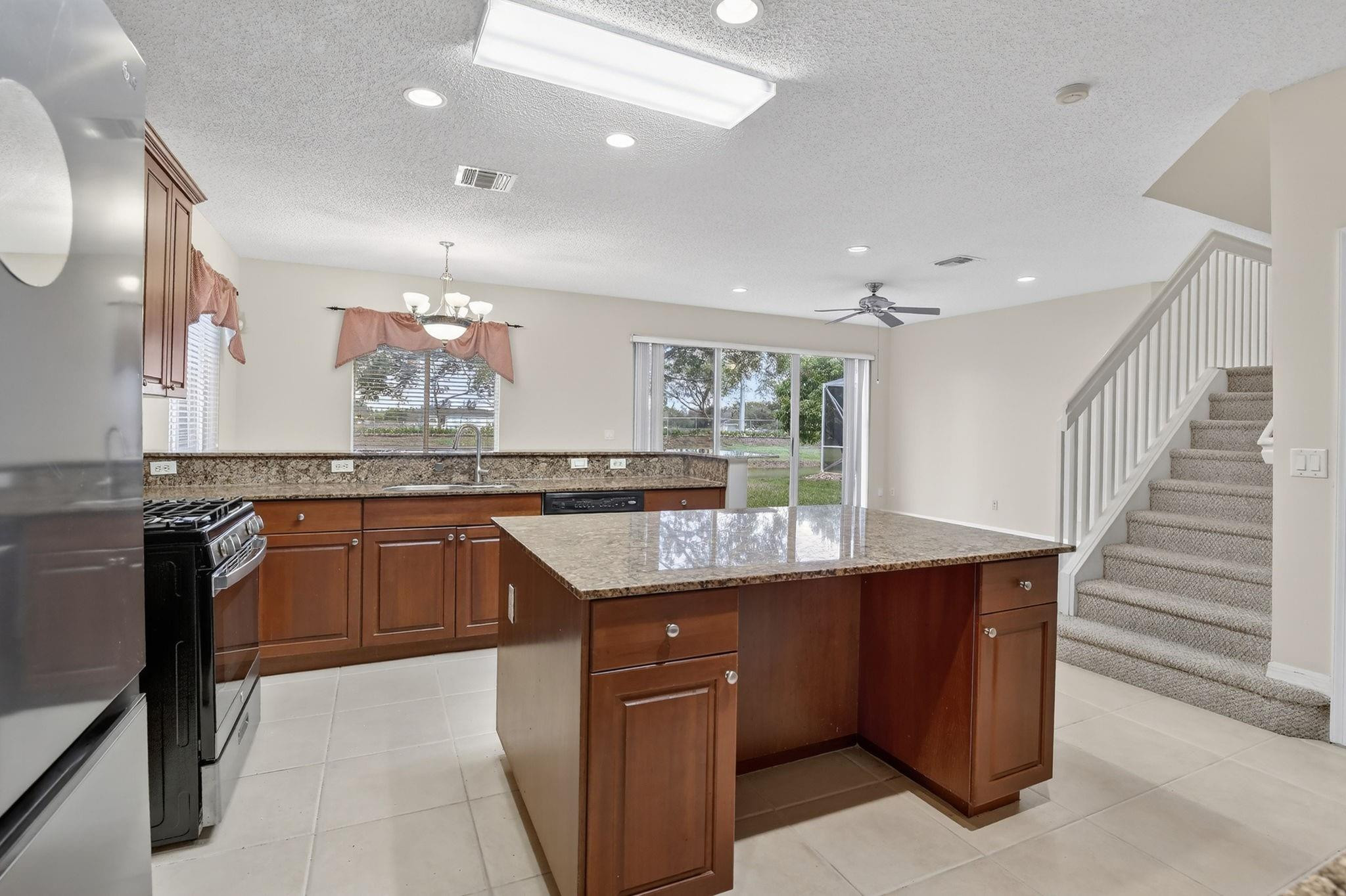 LAGUNA ISLES - Residential Lease