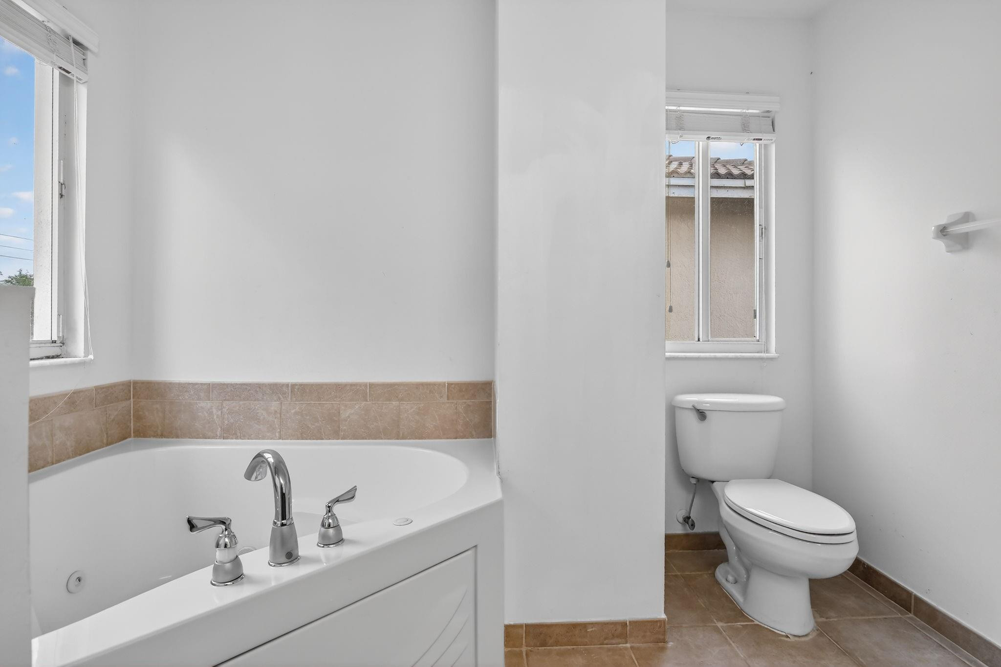 LAGUNA ISLES - Residential Lease