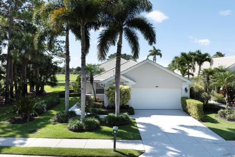 Single Family Residence in Palm Beach Gardens FL 597 Masters Way Way 3.jpg