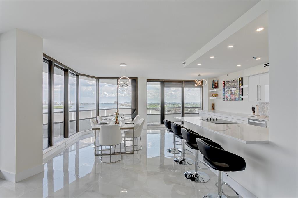 OLD PORT COVE LAKE POINT - Residential