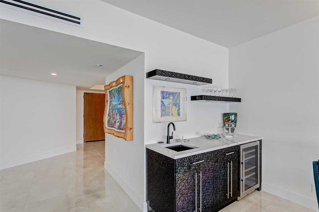 OLD PORT COVE LAKE POINT - Residential