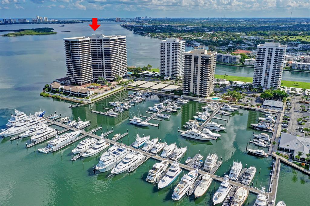 OLD PORT COVE LAKE POINT - Residential