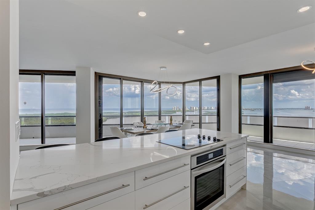 OLD PORT COVE LAKE POINT - Residential