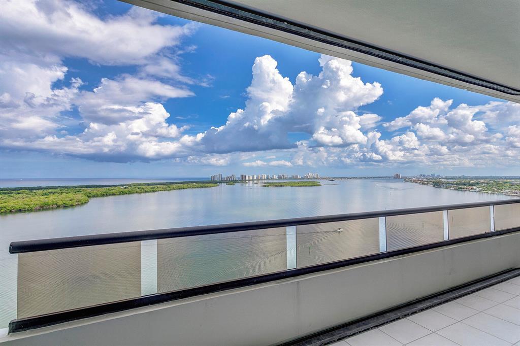 OLD PORT COVE LAKE POINT - Residential