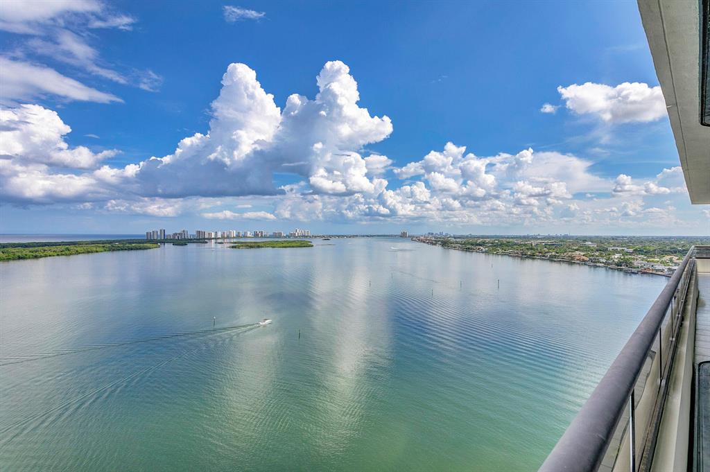 OLD PORT COVE LAKE POINT - Residential